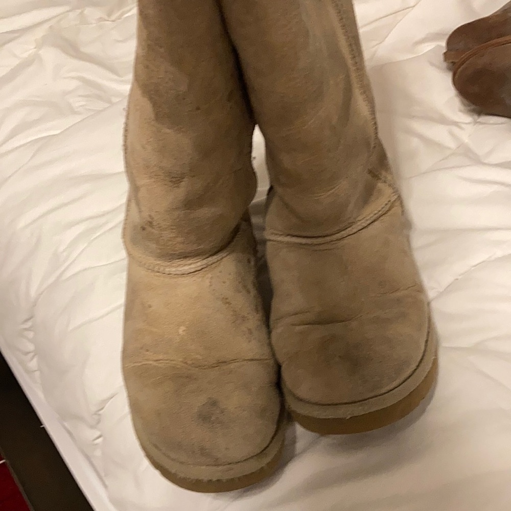 Tan Ugg’s
